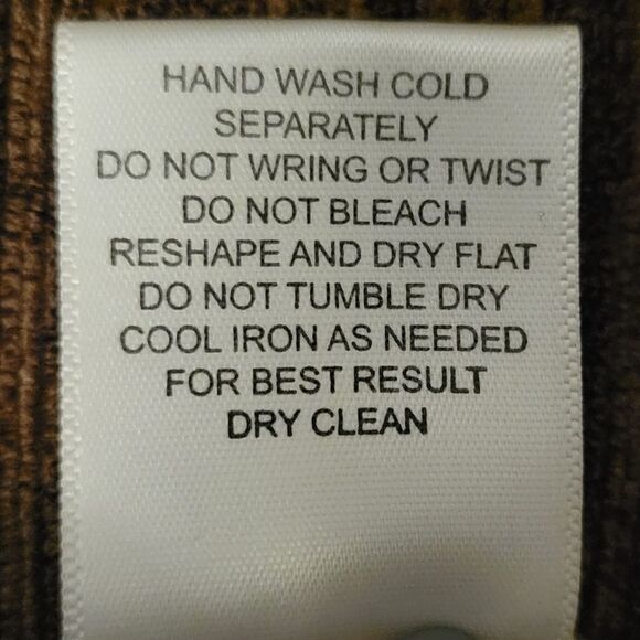 Pink Rose Sweater Size Medium - Picture 5 of 5